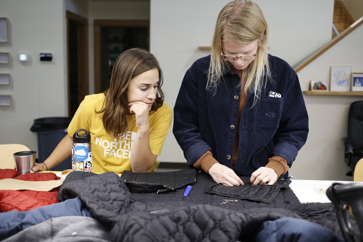 The North Face から世界に1つだけのアップサイクルガーメントが登場 The North Face Renewed Design Residency Auction explore fund charity sale custom upcycle old vintage jackets fleece item clothing