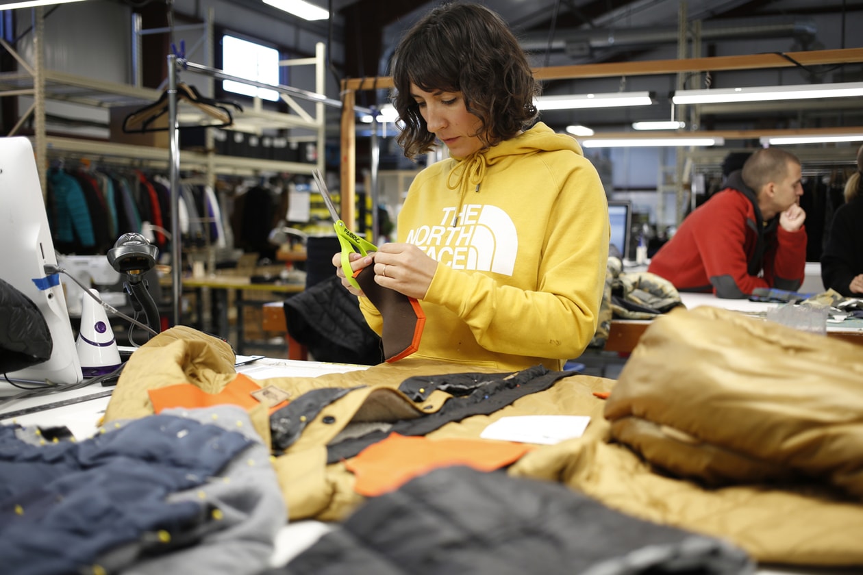 The North Face から世界に1つだけのアップサイクルガーメントが登場 The North Face Renewed Design Residency Auction explore fund charity sale custom upcycle old vintage jackets fleece item clothing