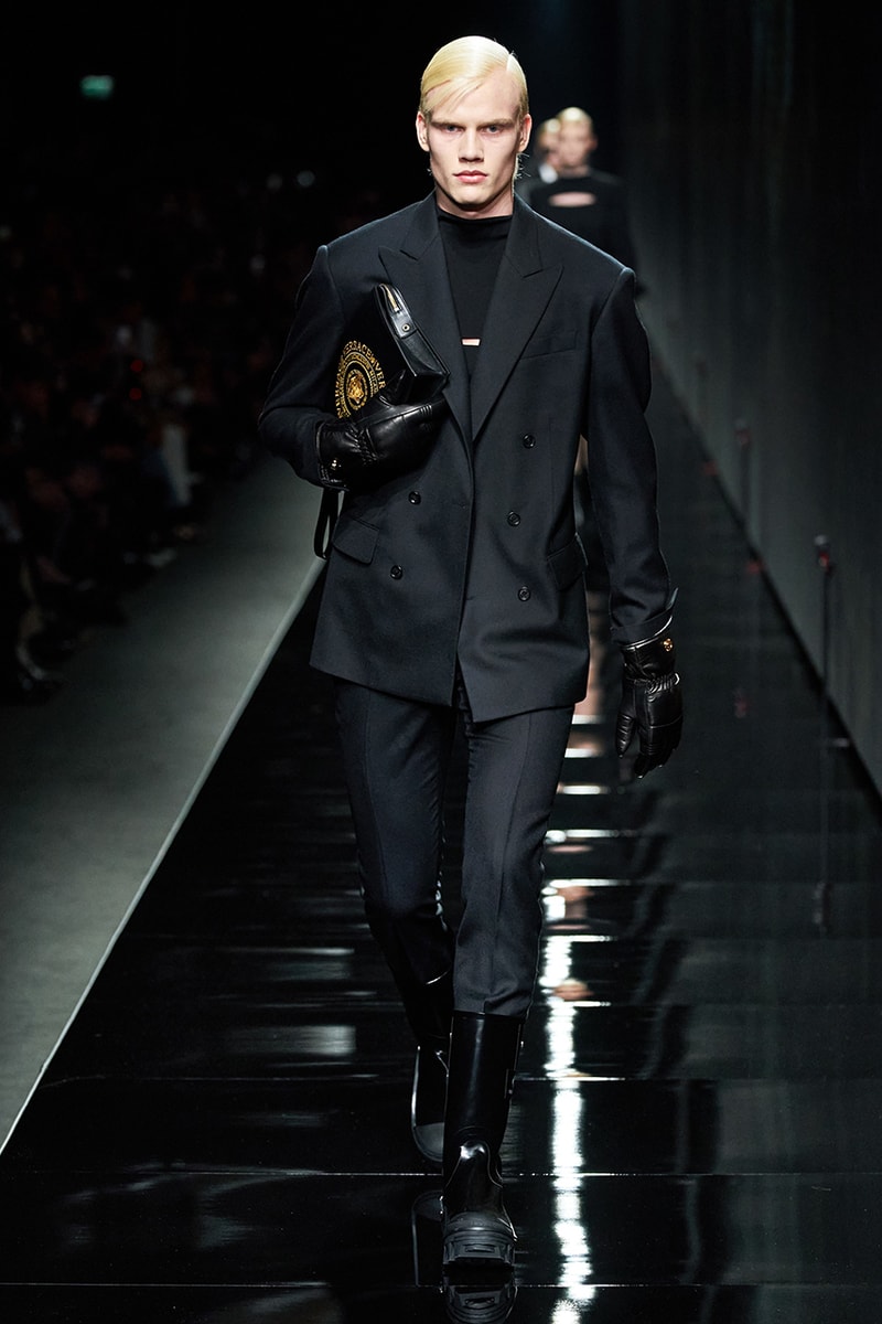 Versace Fall/Winter 2020 Milan Fashion Week Co-Ed Show Runway Donatella Versace Shots Looks Menswear Womenswear House Symbols Greek Key Pattern Tailoring Sportswear