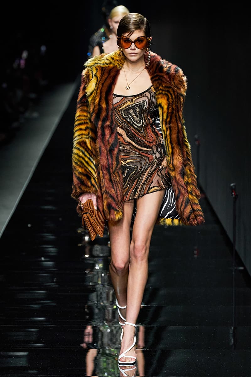 Versace Fall/Winter 2020 Milan Fashion Week Co-Ed Show Runway Donatella Versace Shots Looks Menswear Womenswear House Symbols Greek Key Pattern Tailoring Sportswear