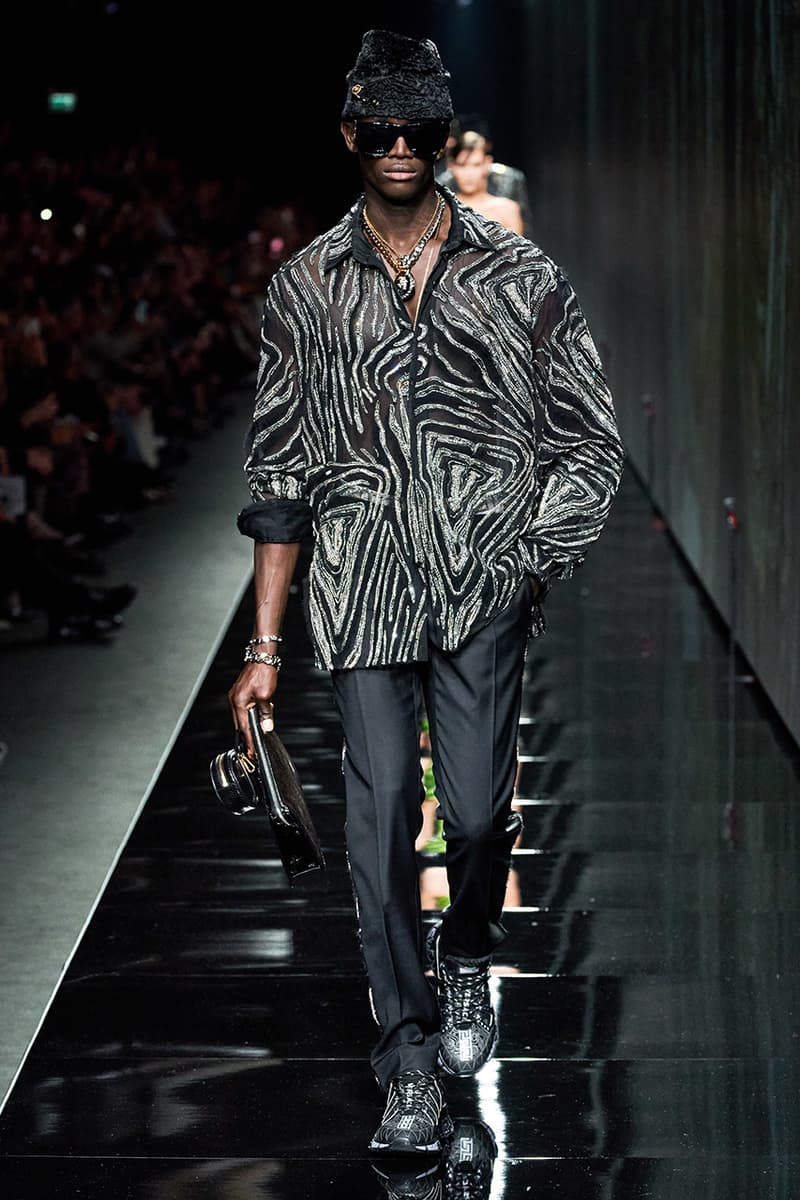 Versace Fall/Winter 2020 Milan Fashion Week Co-Ed Show Runway Donatella Versace Shots Looks Menswear Womenswear House Symbols Greek Key Pattern Tailoring Sportswear