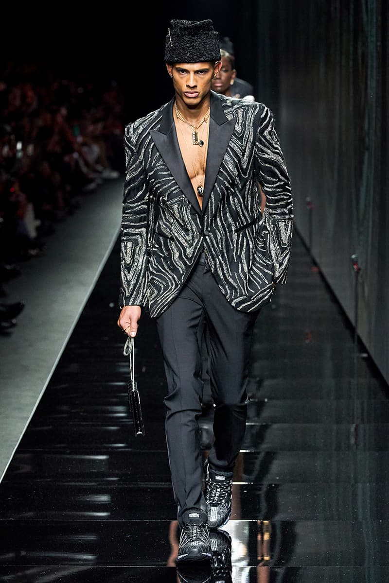 Versace Fall/Winter 2020 Milan Fashion Week Co-Ed Show Runway Donatella Versace Shots Looks Menswear Womenswear House Symbols Greek Key Pattern Tailoring Sportswear