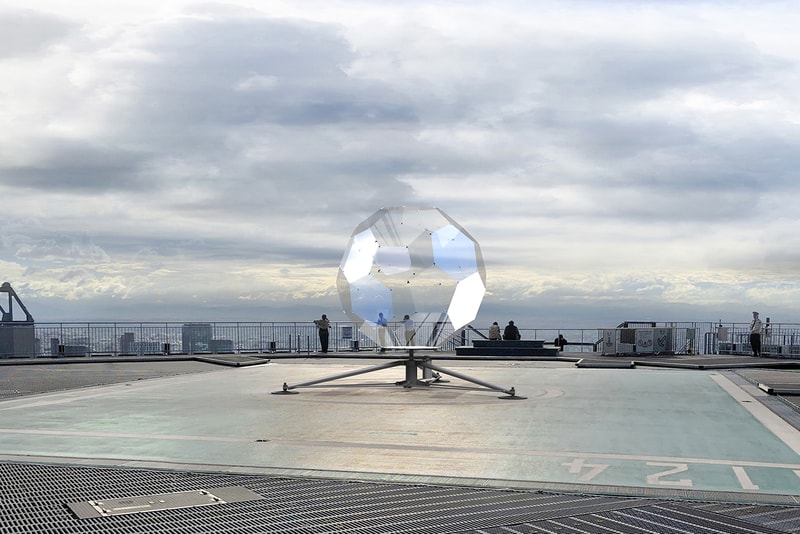 Vincent Leroy Illusion Lens Installation tokyo rooftop large scale sculpture Roppongi Hills Mori Tower helicopter landing helipad transportation geode kaleidoscope