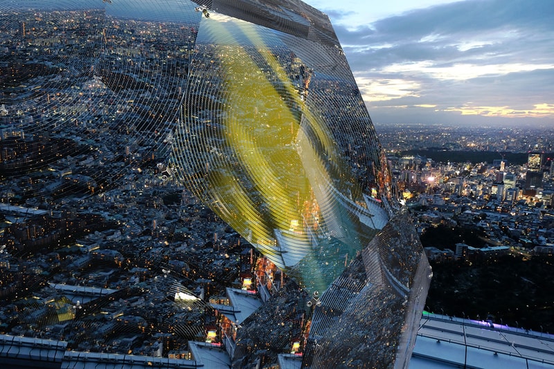 Vincent Leroy Illusion Lens Installation tokyo rooftop large scale sculpture Roppongi Hills Mori Tower helicopter landing helipad transportation geode kaleidoscope