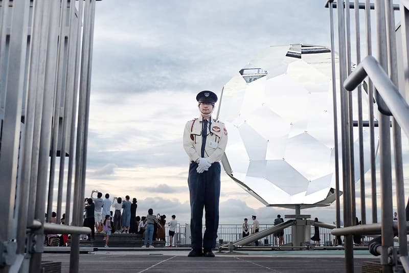 Vincent Leroy Illusion Lens Installation tokyo rooftop large scale sculpture Roppongi Hills Mori Tower helicopter landing helipad transportation geode kaleidoscope