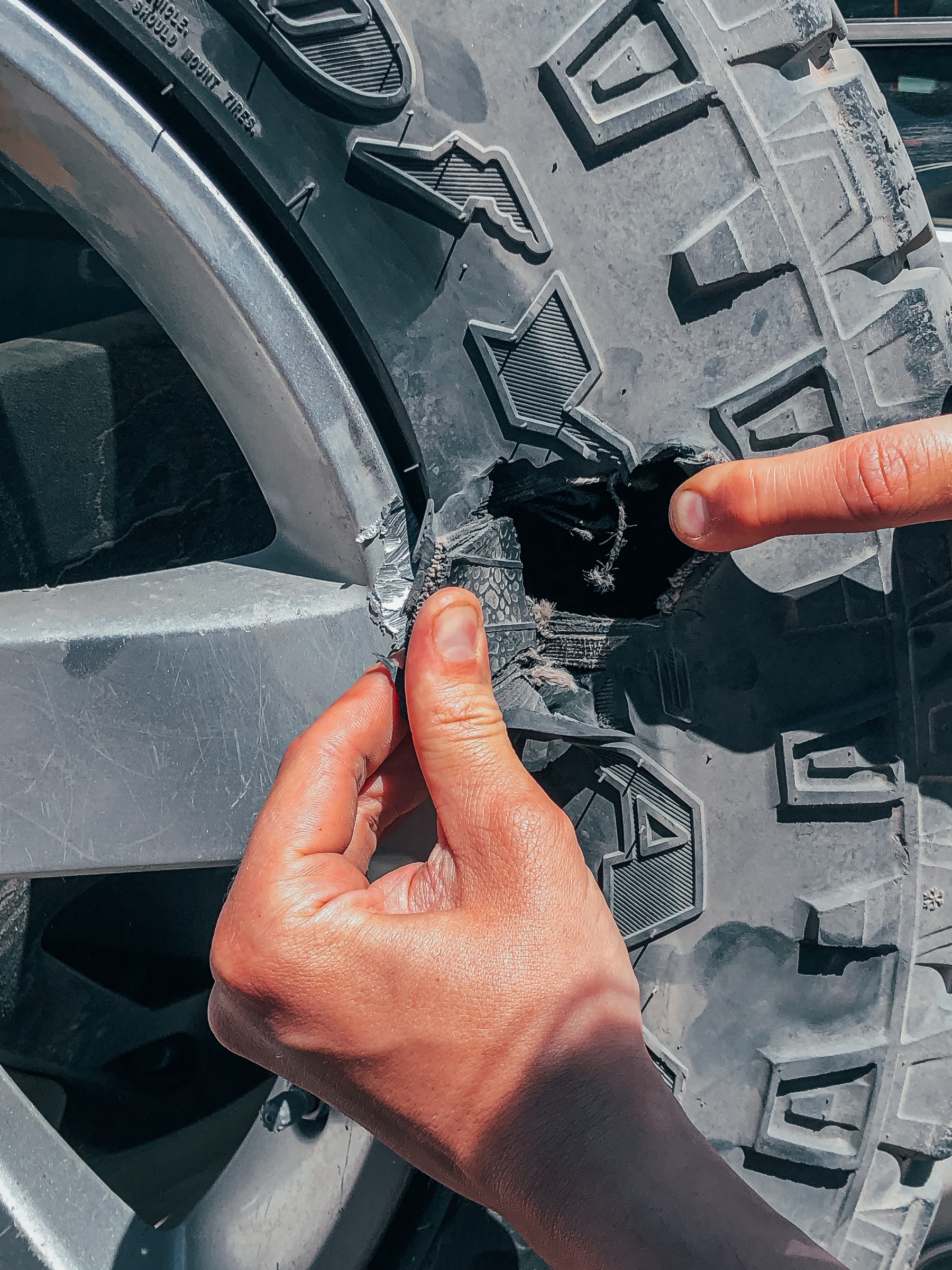 New Land Rover Defender in Namibia James Bond 2020 007 Africa South Africa Desert off-roading awd adventure 