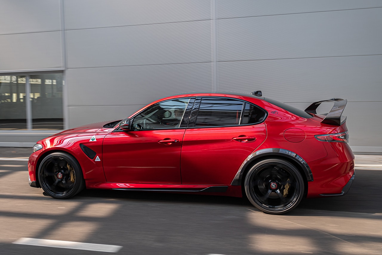Alfa Romeo Giulia GTA Is the New Track-Focused Alfa