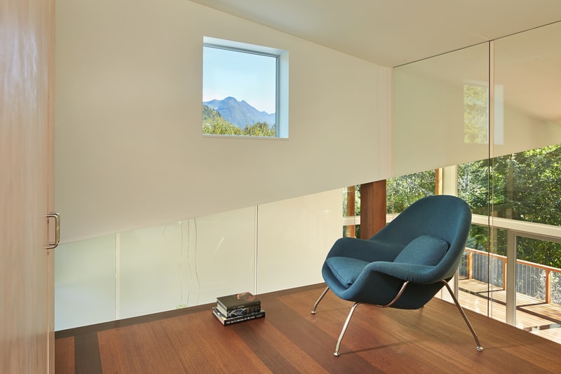 Bear Run Cabin David Coleman Architecture Marblemount Washington Cascade Mountains Green Polycarbonate Walls