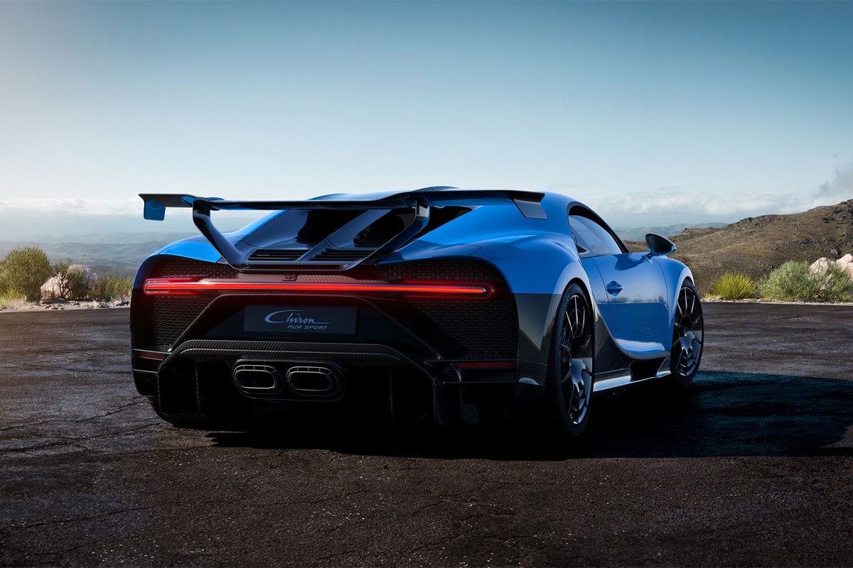 bugatti chiron pur sport sports car racing racer cornering turning agility dynamic 