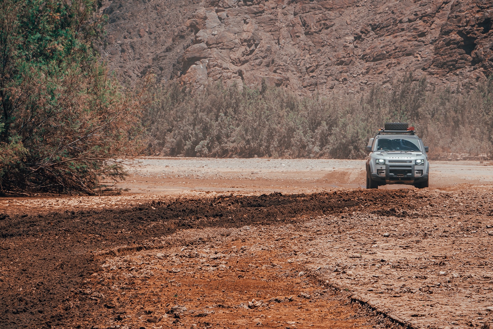 New Land Rover Defender in Namibia James Bond 2020 007 Africa South Africa Desert off-roading awd adventure