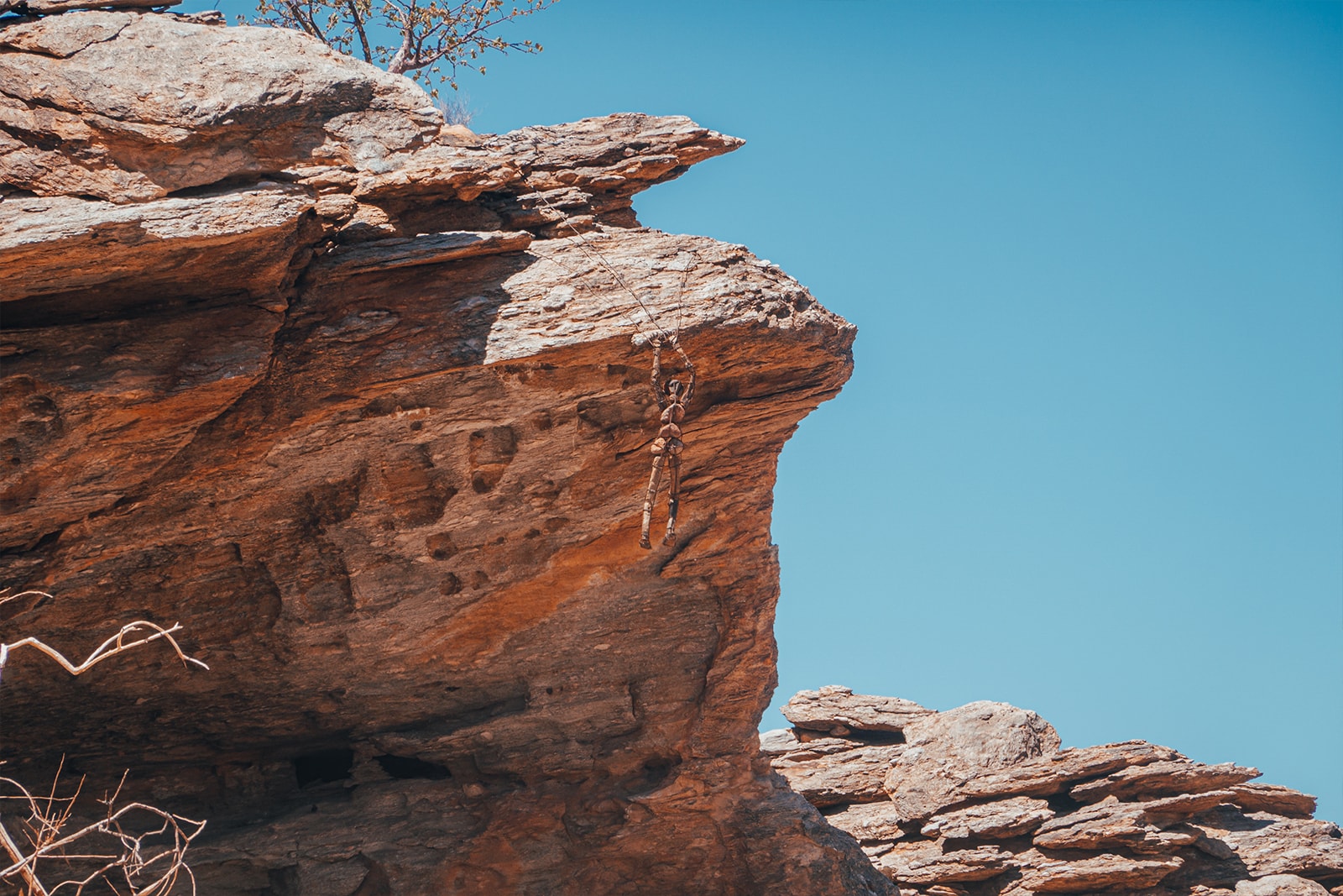New Land Rover Defender in Namibia James Bond 2020 007 Africa South Africa Desert off-roading awd adventure 