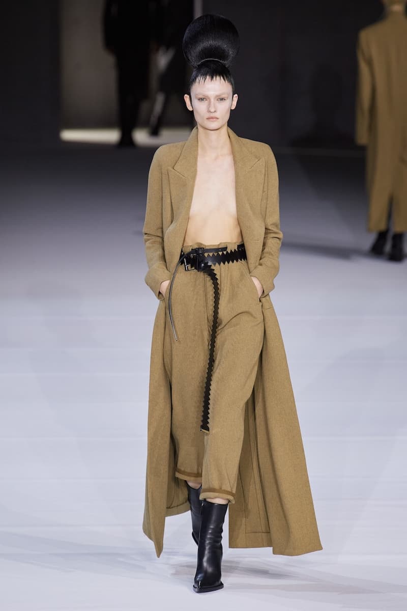 Haider Ackermann Fall/Winter 2020 Paris Fashion Week Runway Show Presentation Co-Ed Menswear Womenswear Looks Columbian-Born Paris-Based Eponymous Label Designer