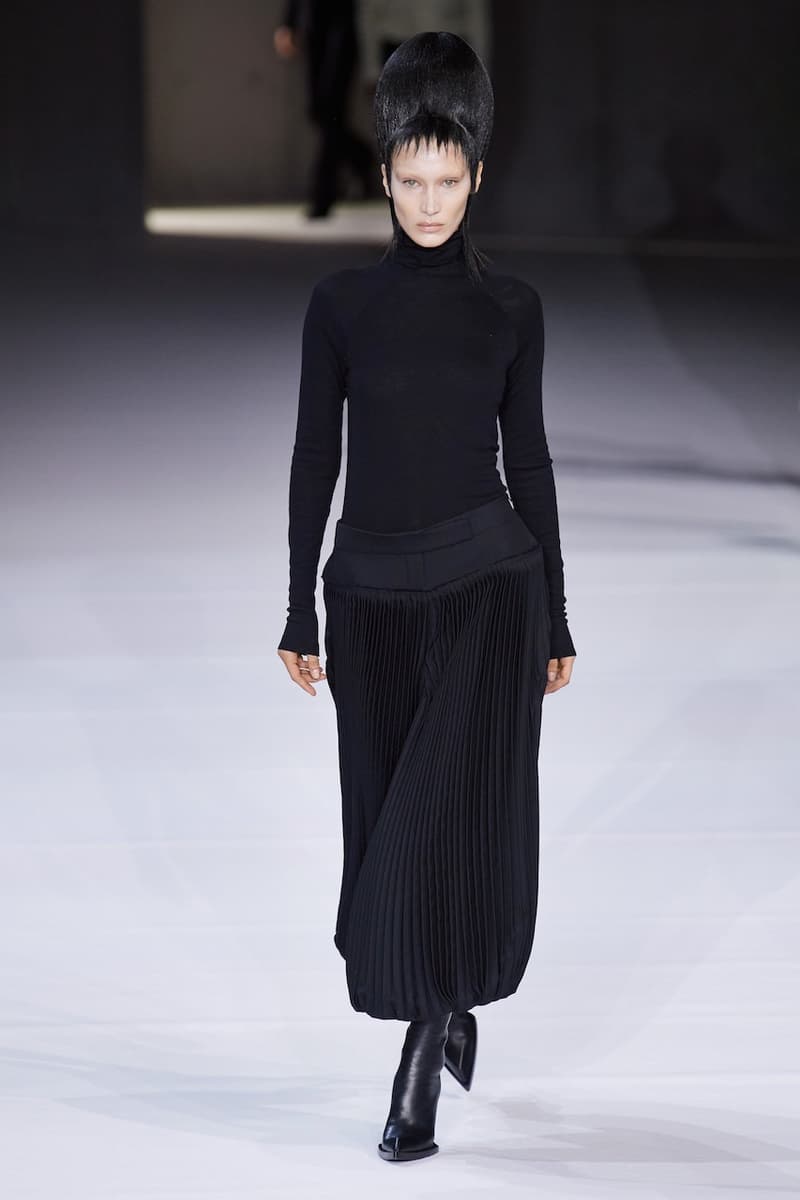 Haider Ackermann Fall/Winter 2020 Paris Fashion Week Runway Show Presentation Co-Ed Menswear Womenswear Looks Columbian-Born Paris-Based Eponymous Label Designer