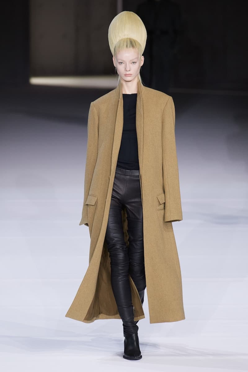 Haider Ackermann Fall/Winter 2020 Paris Fashion Week Runway Show Presentation Co-Ed Menswear Womenswear Looks Columbian-Born Paris-Based Eponymous Label Designer