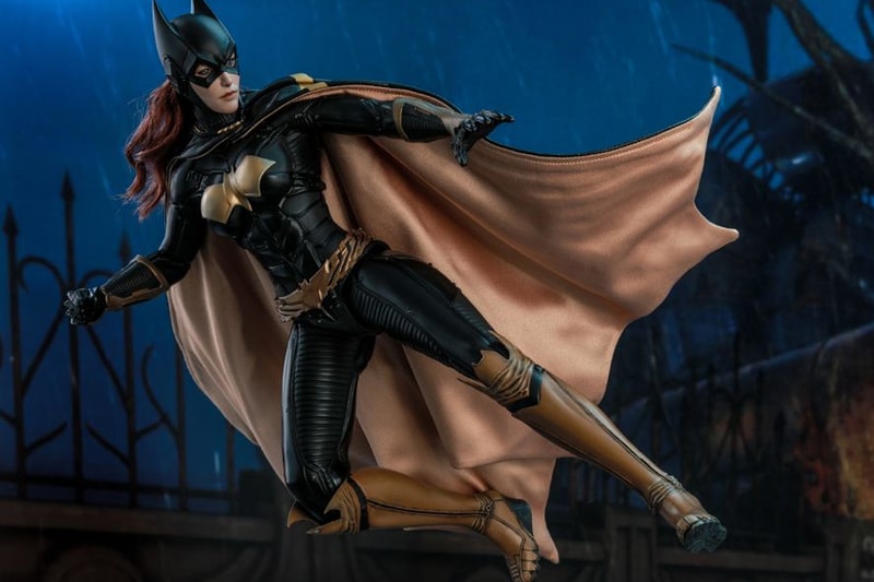 hot toys hong kong collectibles figures 1 6th scale batman arkham knight barbara gordon batgirl 