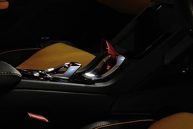 Lamborghini Huracán EVO Spyder Closer Look supercar raging bull drifting Dinamica Veicolo Integrata LDVI Geneva Motor Show Hong Kong