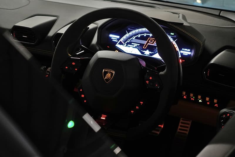 Lamborghini Huracán EVO Spyder Closer Look supercar raging bull drifting Dinamica Veicolo Integrata LDVI Geneva Motor Show Hong Kong