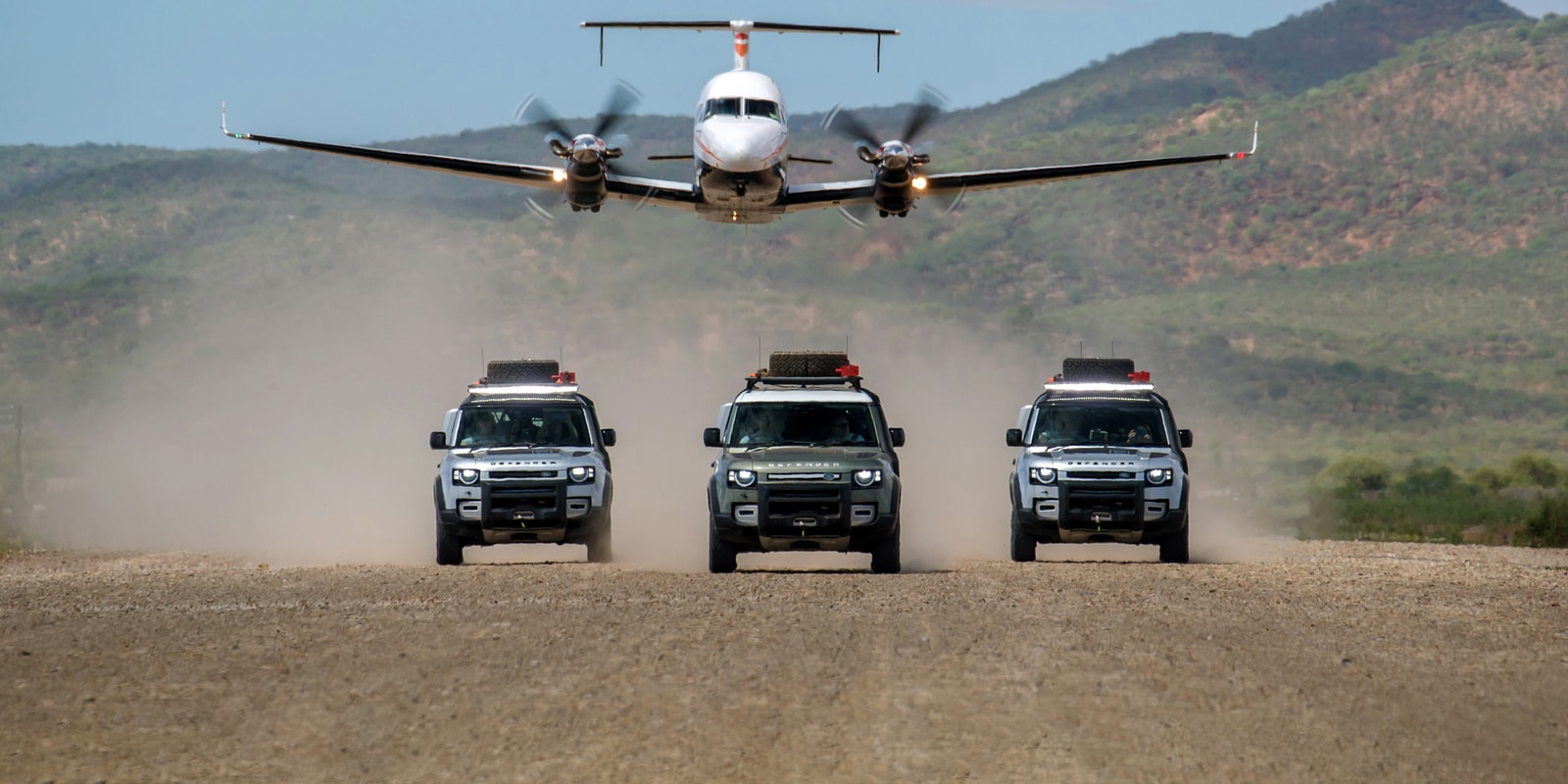 New Land Rover Defender in Namibia James Bond 2020 007 Africa South Africa Desert off-roading awd adventure