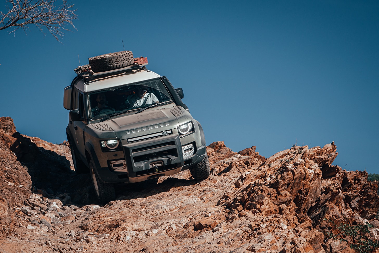 New Land Rover Defender in Namibia James Bond 2020 007 Africa South Africa Desert off-roading awd adventure 