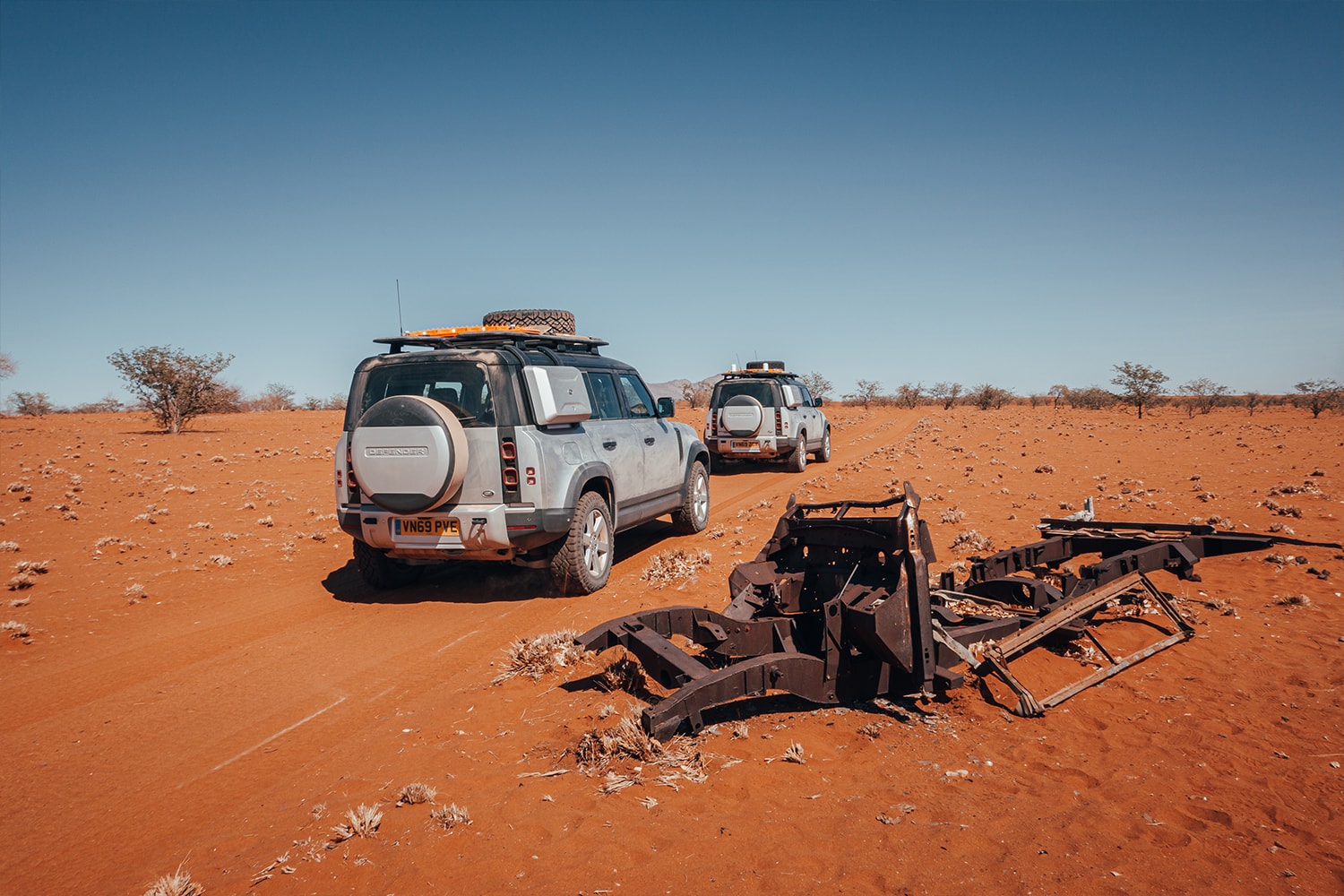 New Land Rover Defender in Namibia James Bond 2020 007 Africa South Africa Desert off-roading awd adventure 