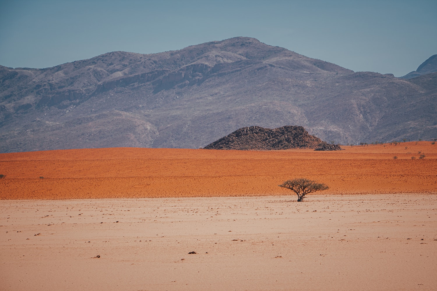 New Land Rover Defender in Namibia James Bond 2020 007 Africa South Africa Desert off-roading awd adventure
