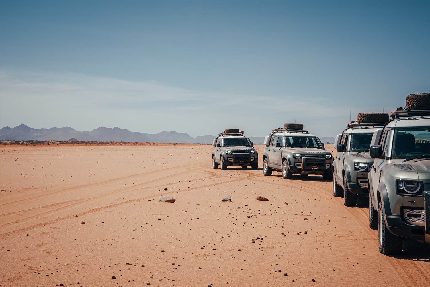 New Land Rover Defender in Namibia James Bond 2020 007 Africa South Africa Desert off-roading awd adventure 