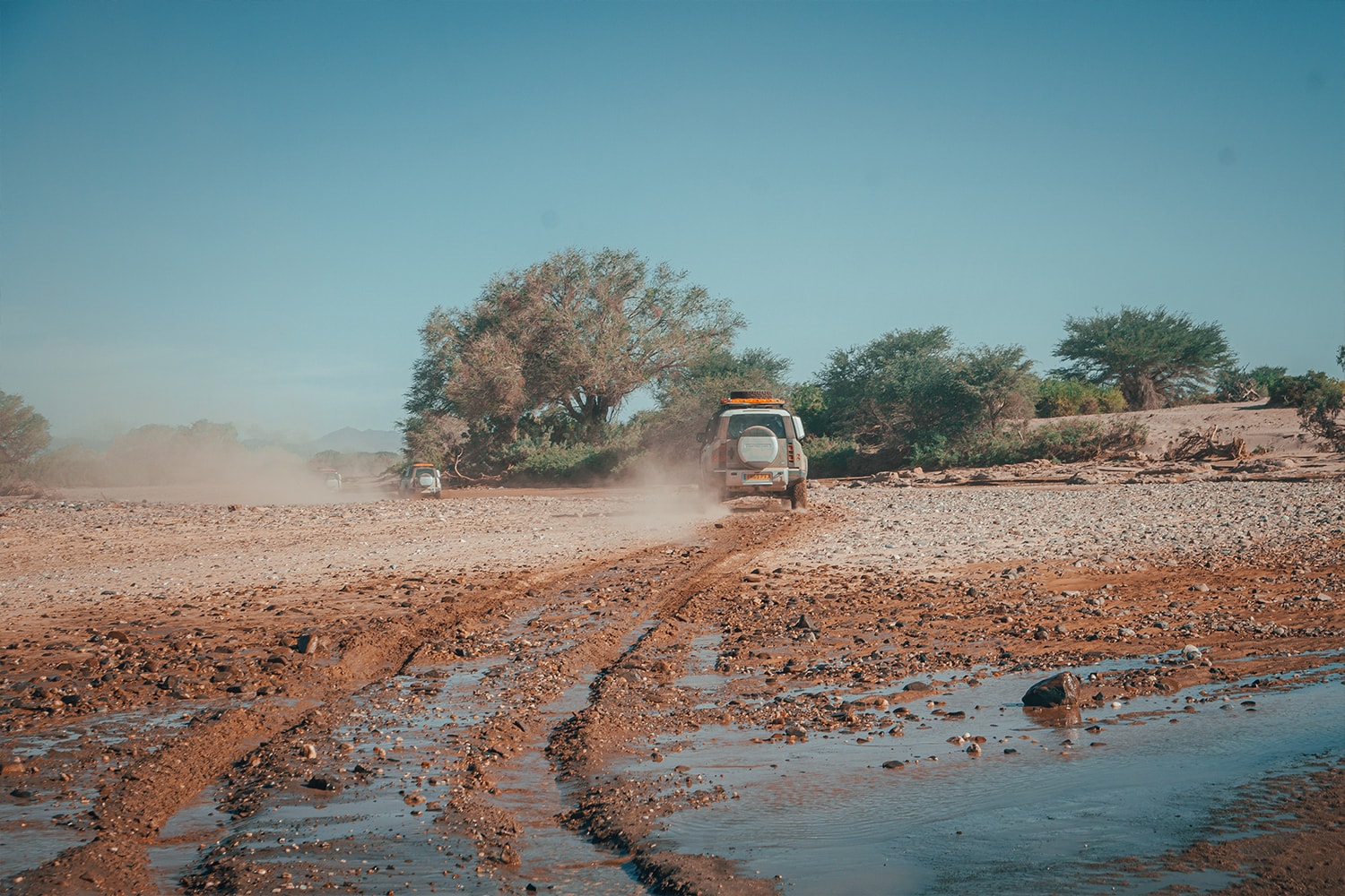 New Land Rover Defender in Namibia James Bond 2020 007 Africa South Africa Desert off-roading awd adventure 