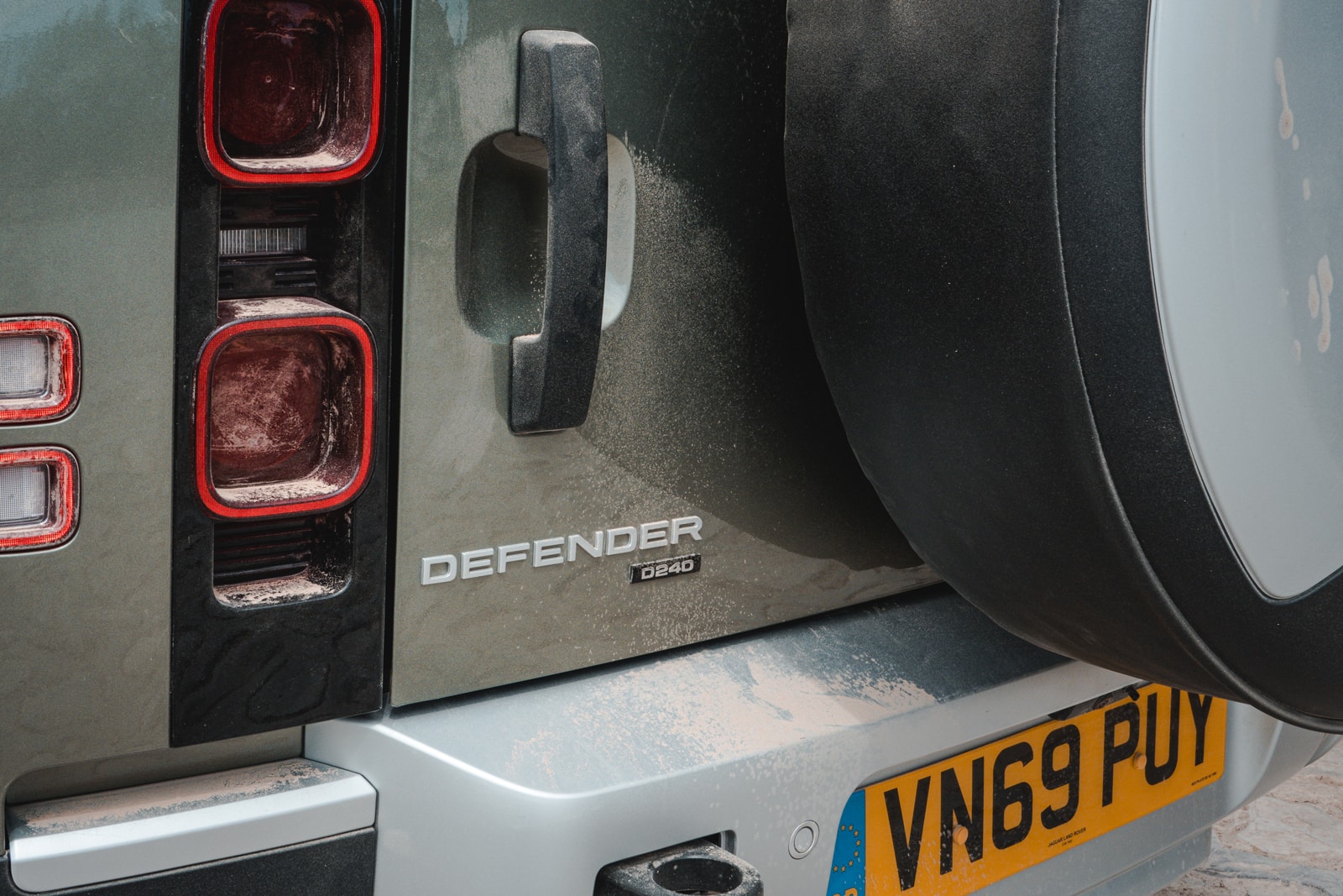 New Land Rover Defender in Namibia James Bond 2020 007 Africa South Africa Desert off-roading awd adventure 