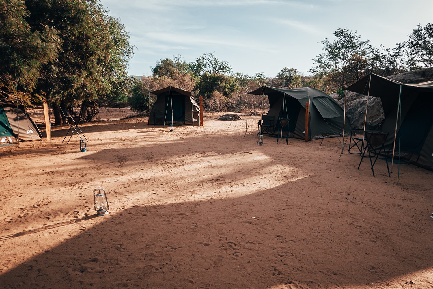 New Land Rover Defender in Namibia James Bond 2020 007 Africa South Africa Desert off-roading awd adventure 