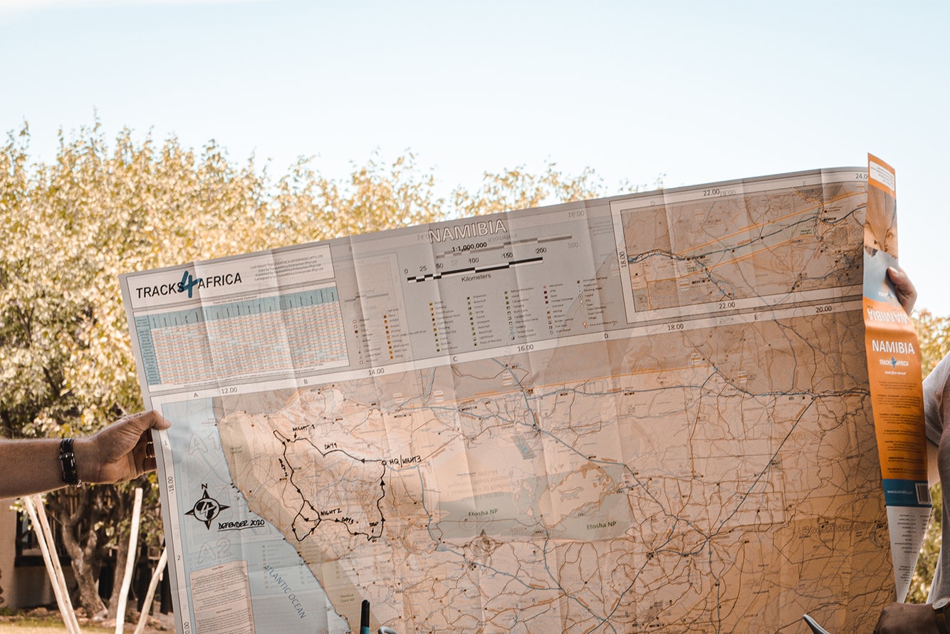 New Land Rover Defender in Namibia James Bond 2020 007 Africa South Africa Desert off-roading awd adventure 