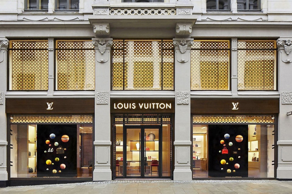 DEGIRO on X: Last year LVMH's Louis Vuitton $20 billion in