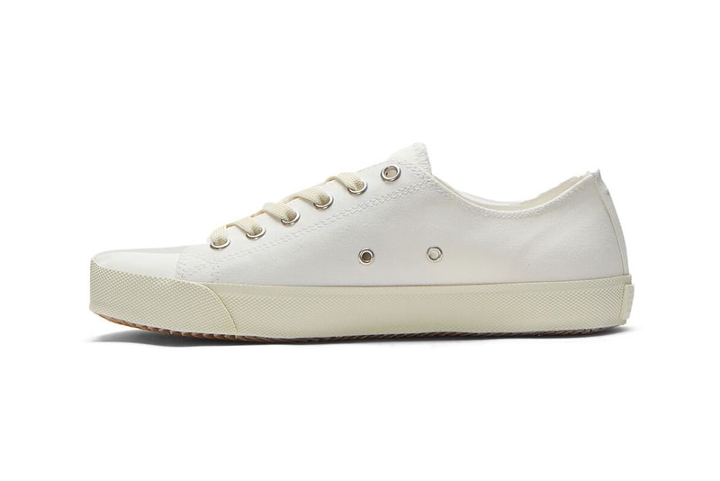 maison margiela tabi low top canvas sneakers in white ss20 camel toe cleft toe silhouette rubber sole 