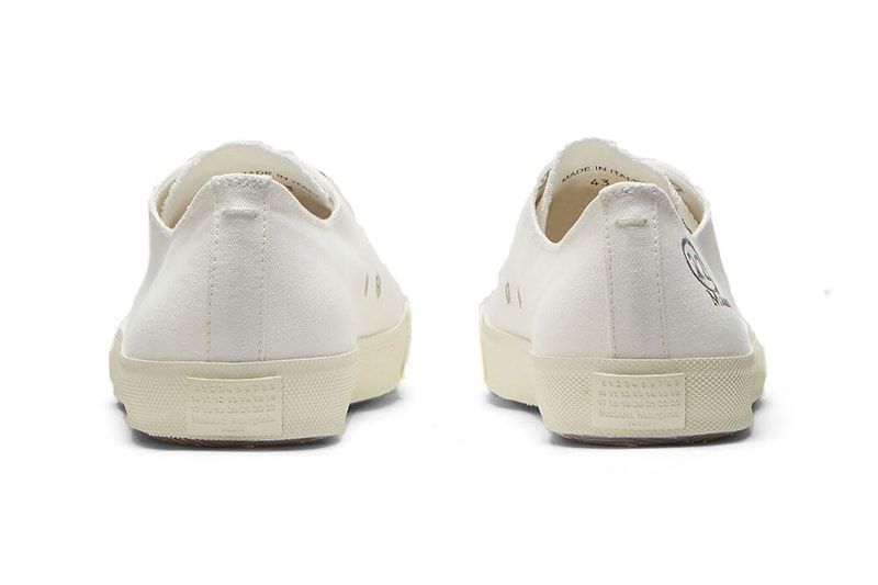 maison margiela tabi low top canvas sneakers in white ss20 camel toe cleft toe silhouette rubber sole 