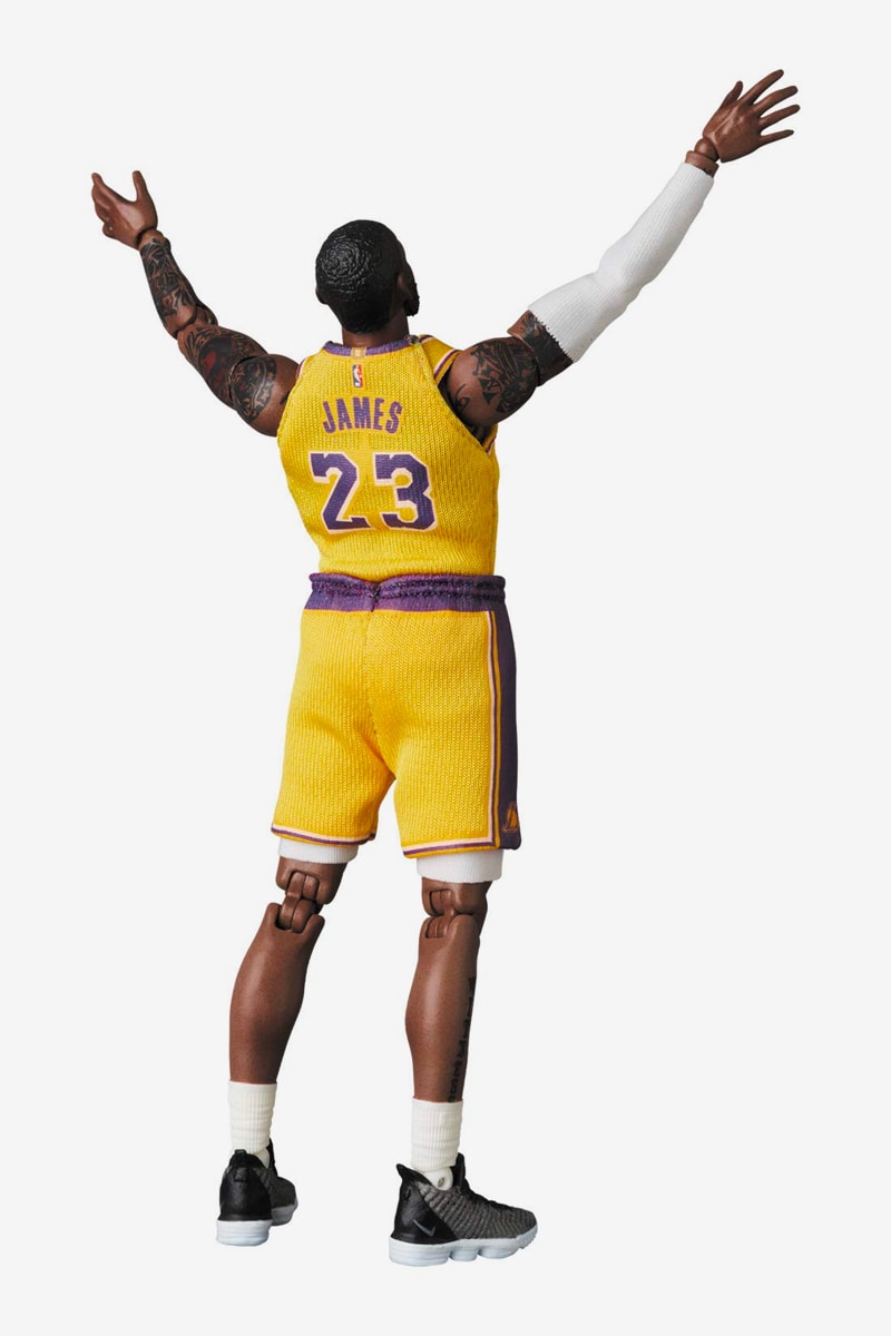 Medicom Toy MAFEX LeBron James the chosen one Figure Release los angeles lakers nba national basketball association