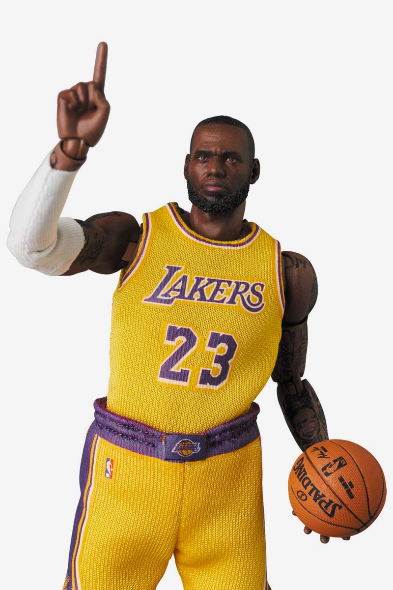 Medicom Toy MAFEX LeBron James the chosen one Figure Release los angeles lakers nba national basketball association