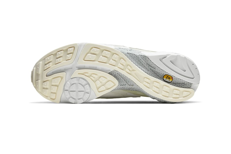 Nike Air Ghost Racer White sail Pure Platinum AT5410 102 menswear streetwear footwear shoes sneakers runner trainers kicks swoosh check spring summer 2020 collection ecru
