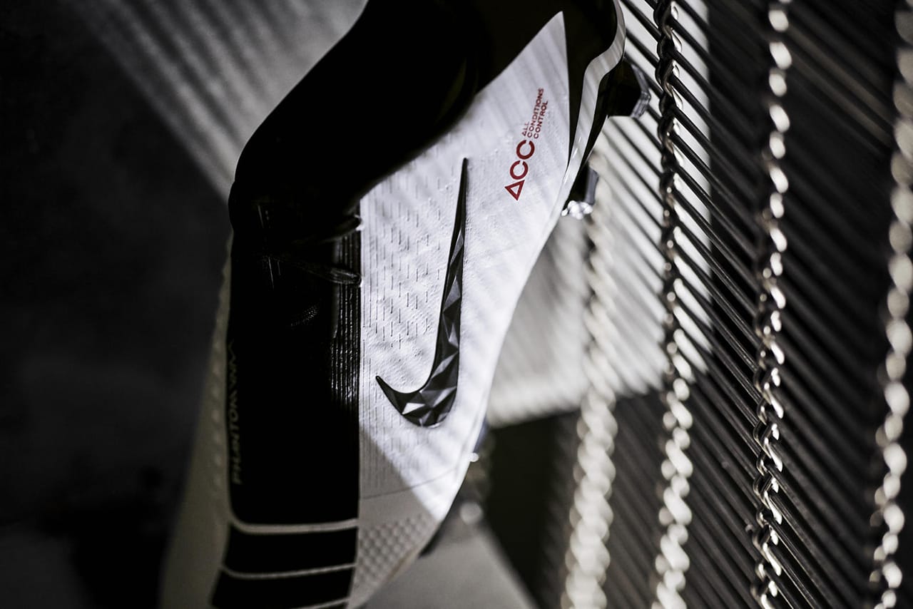 Fully Charged PhantomVNM. Nike.com SA Axpona