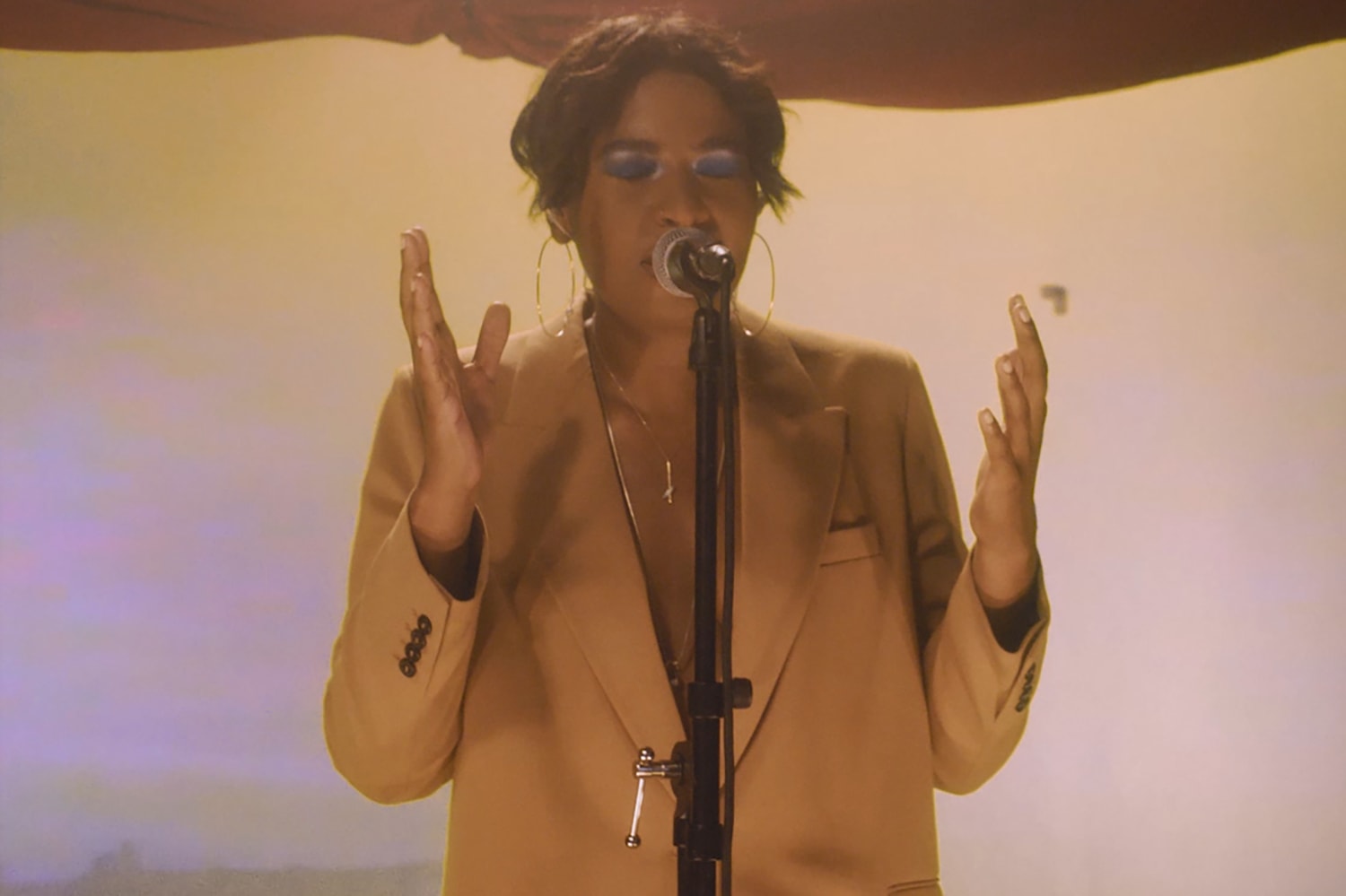 Orion Sun Lightning Music Video Premiere and Interview Indie Alt Alternative Singer Songwriter Beatmaker Producer Hold Space for Me HYPEBEAST New Song Listen Stream Watch Apple Music iTunes Spotify Youtube Visual
