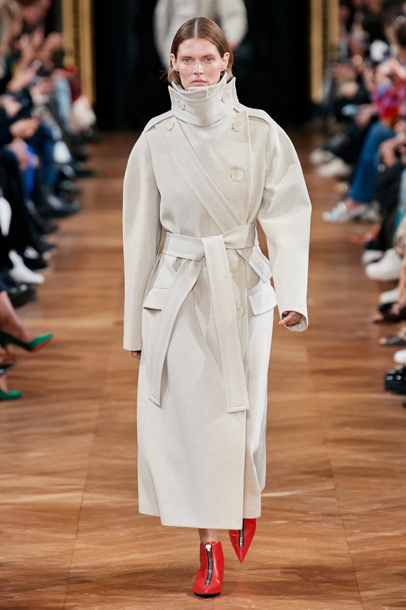 stella mccartney fall winter 2020 fw20 collection runway show paris fashion week vegan fur free leather free 