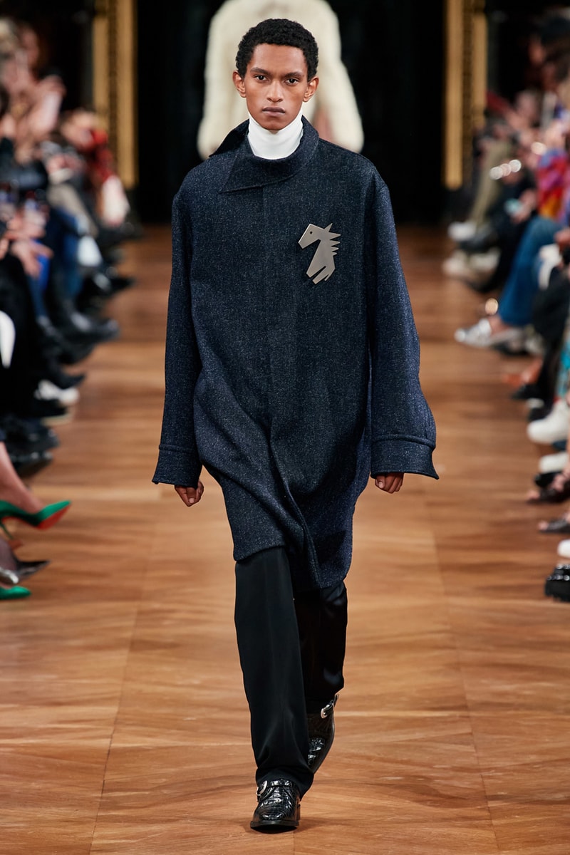 stella mccartney fall winter 2020 fw20 collection runway show paris fashion week vegan fur free leather free 