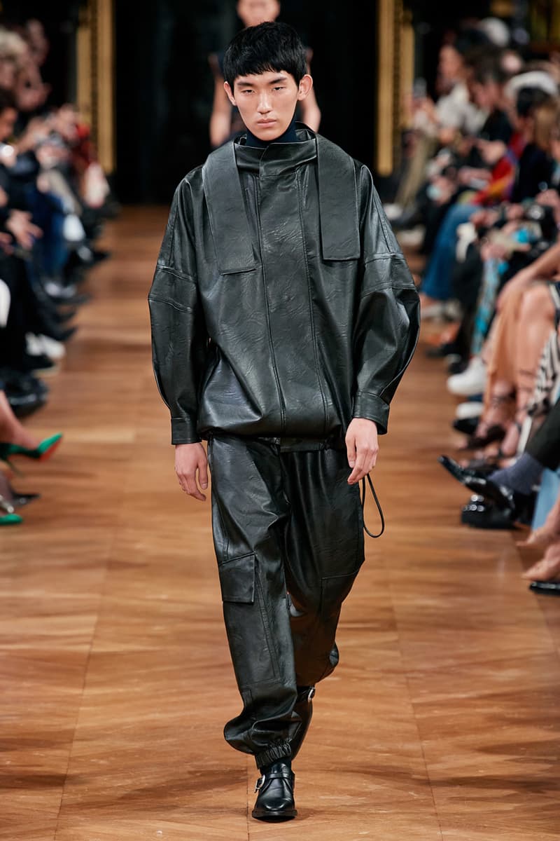 stella mccartney fall winter 2020 fw20 collection runway show paris fashion week vegan fur free leather free 