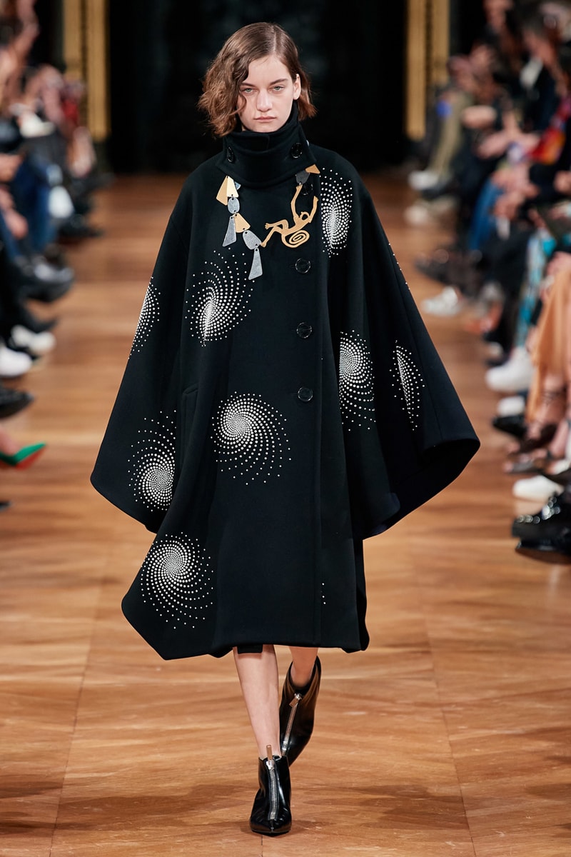 stella mccartney fall winter 2020 fw20 collection runway show paris fashion week vegan fur free leather free 