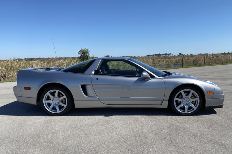 2004 Acura NSX-T 6-Speed Sells for $133,000 USD