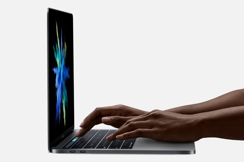 Apple to Sell Redesigned MacBook With Its Own Chips Beginning 2021