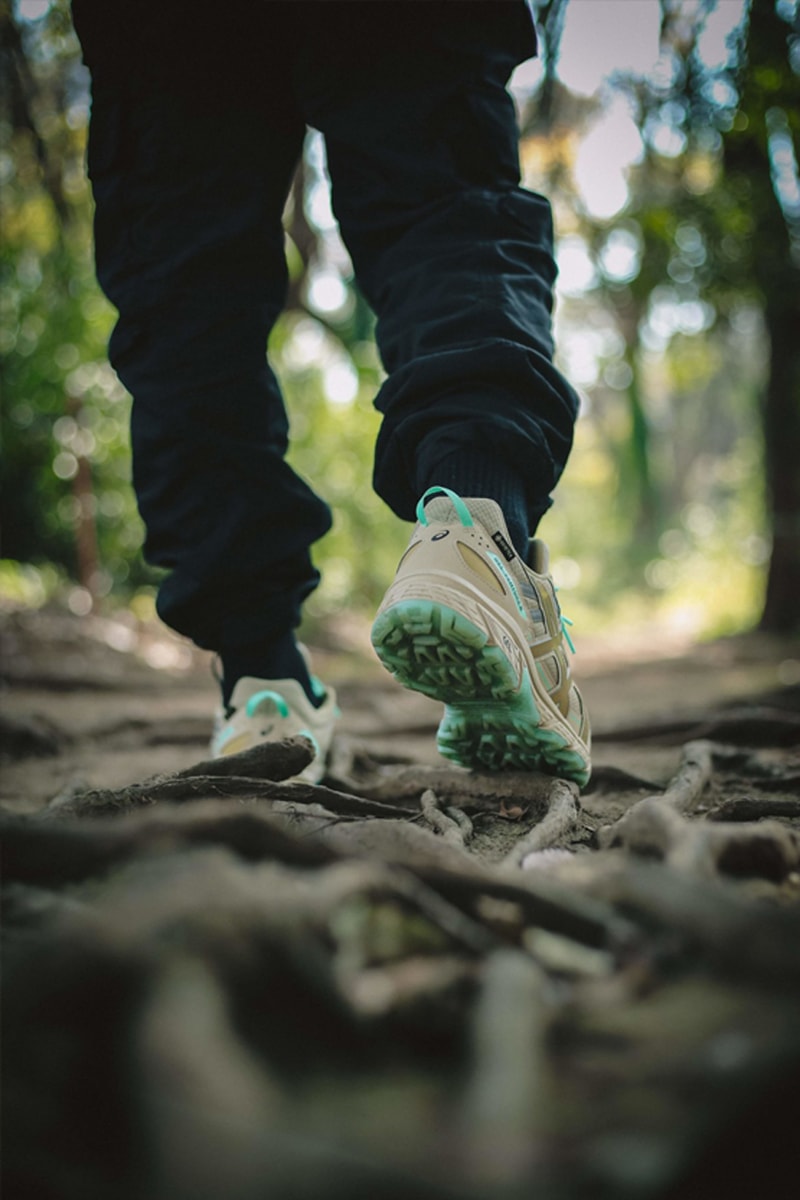 atmos ASICS GEL Venture 6 GTX Sand Evening Sand white electric blue menswear streetwear shoes footwear sneakers trainers runners retro spring summer 2020 collection gore tex weatherized bags pouches totes waterproof 