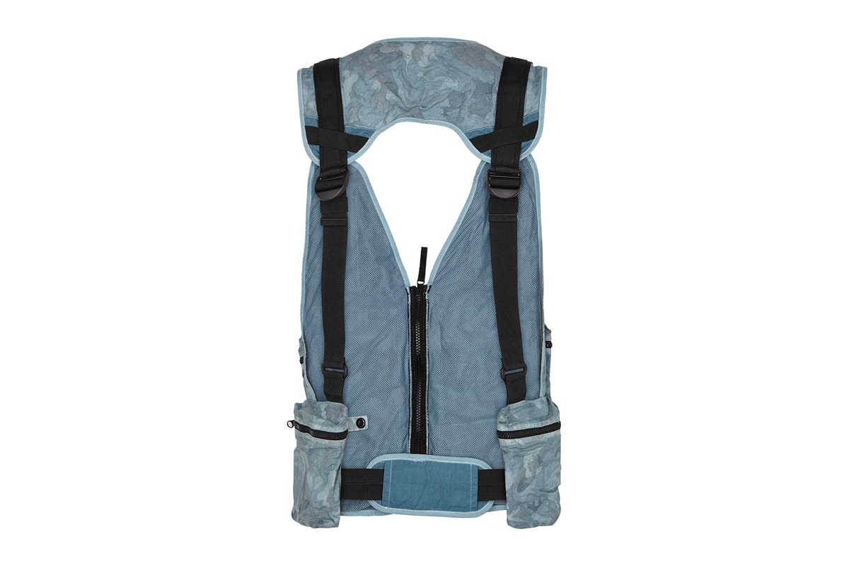 Stone Island Blue Camouflage Chest Bag menswear streetwear spring summer 2020 collection big looms carlo rivetti accessories tactical camo big looms vests bags carrying solution