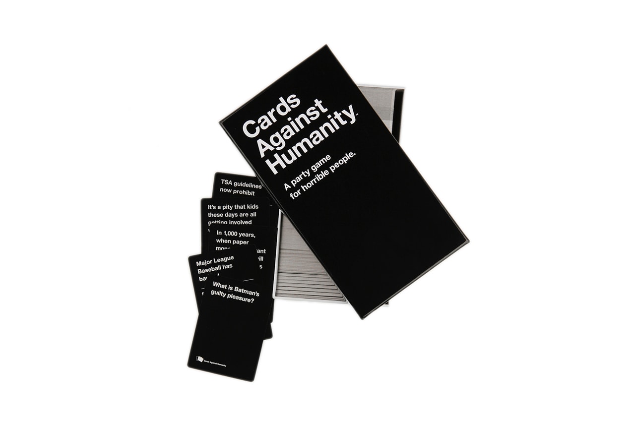Play 'Cards Against Humanity' For Free Online COVID-19 Coronavirus Self Isolation Social Life Distancing Playcards.io mobile phones apps website groups