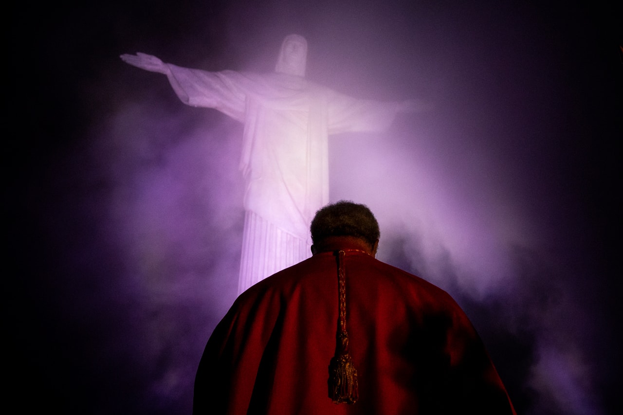 christ the redeemer easter projections rio de janiero brazil