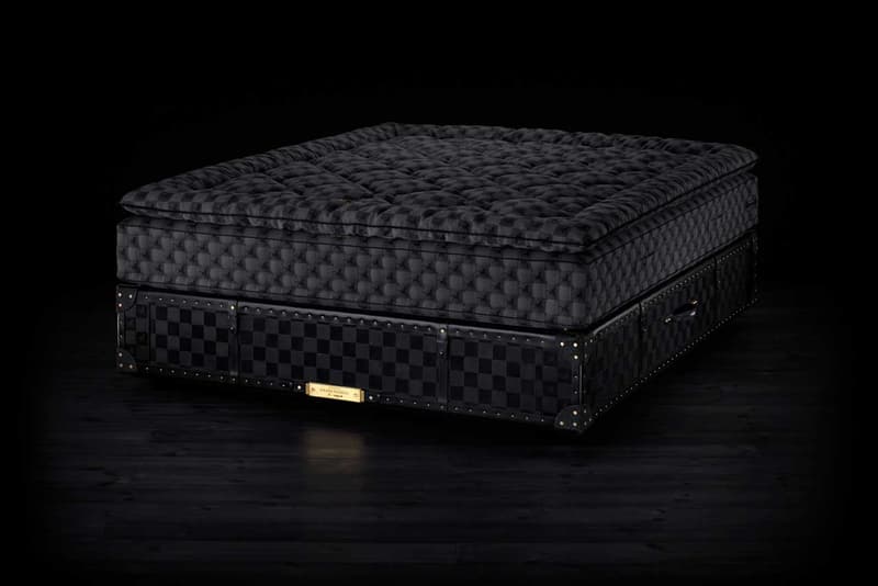 Hästens & Ferris Rafauli Grand Vividus Bed Drake Luxe Mattress Checkerboard Horse Insignia Navy Blue Black Leather Cotton