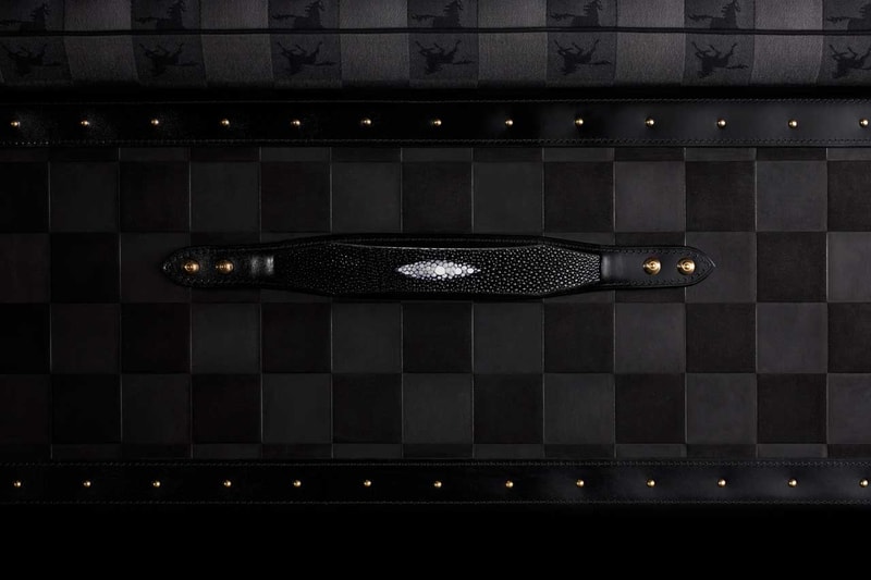 Hästens & Ferris Rafauli Grand Vividus Bed Drake Luxe Mattress Checkerboard Horse Insignia Navy Blue Black Leather Cotton 